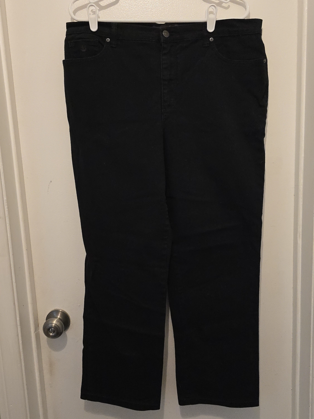 Gloria Vanderbilt Black Straight-Leg Jeans